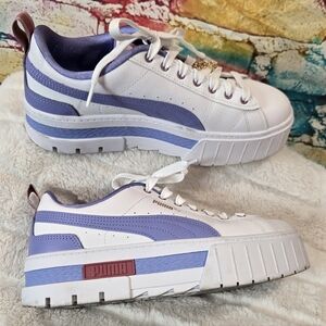 PUMA Lilac White Mayze Lace Up Platform Sneakers Size 10 US Womens